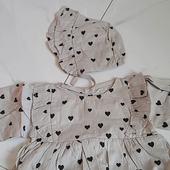 ⚡️BOGO 50% Off⚡️ Baby girl skirt romper with bonnet - Picture 2 of 5